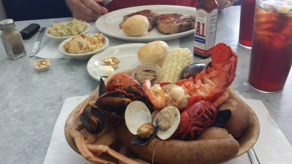 Mom & Pops Family Restaurant | restaurant | 103 S Main St, Hurlock, MD 21643, USA | 4109430222 OR +1 410-943-0222