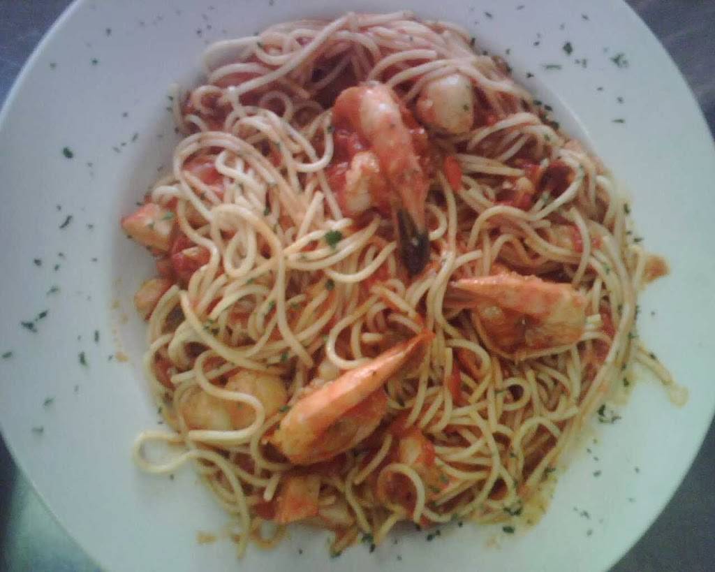 Dinos Grill | restaurant | 180 Westminster Rd, Canterbury, CT 06331, USA | 8605461114 OR +1 860-546-1114