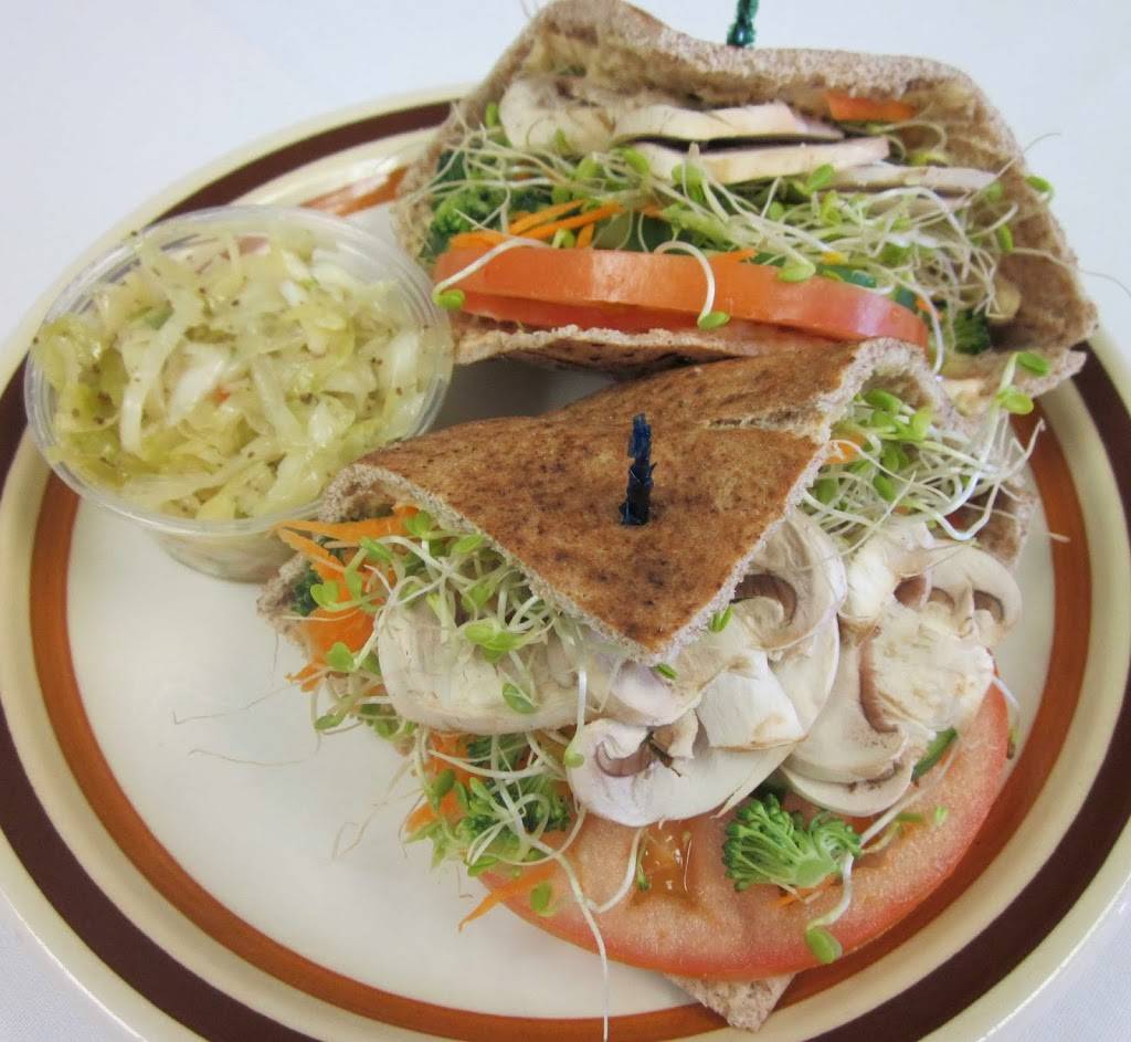 The Golden Parachute Restaurant & Catering Co. | restaurant | 5735 Main St, Williamsville, NY 14221, USA | 7166321666 OR +1 716-632-1666