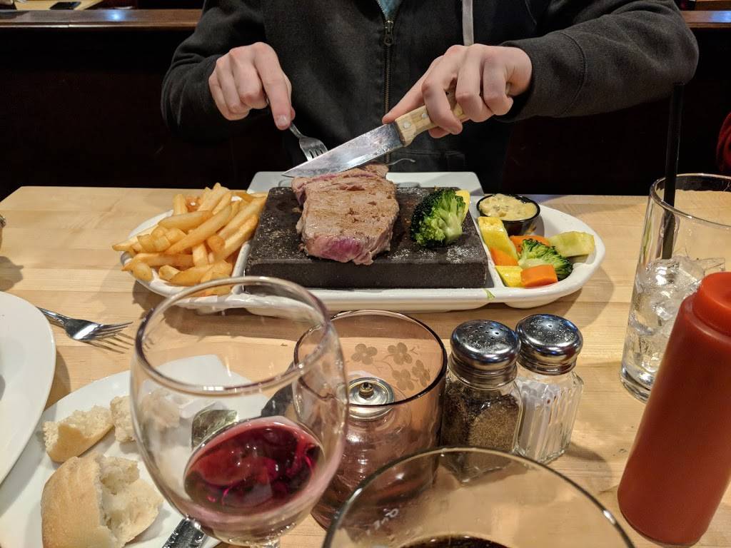 Jake Rooneys | restaurant | 119 Brooks Rd, Harwich Port, MA 02646, USA | 5084301100 OR +1 508-430-1100