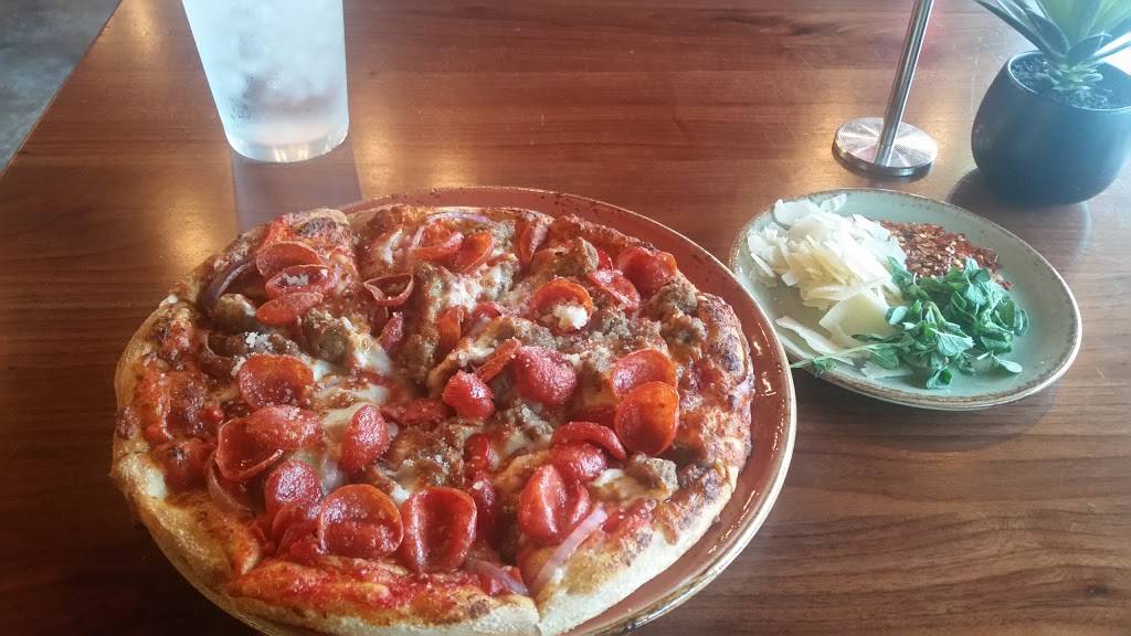 Luna Pizzeria | restaurant | 7705 Westheimer Rd Ste 200, Houston, TX 77063, USA | 2819741818 OR +1 281-974-1818