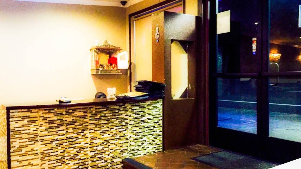 Curry Cravings | restaurant | 2025 Santa Rita Rd, Pleasanton, CA 94566, USA | 9258464547 OR +1 925-846-4547