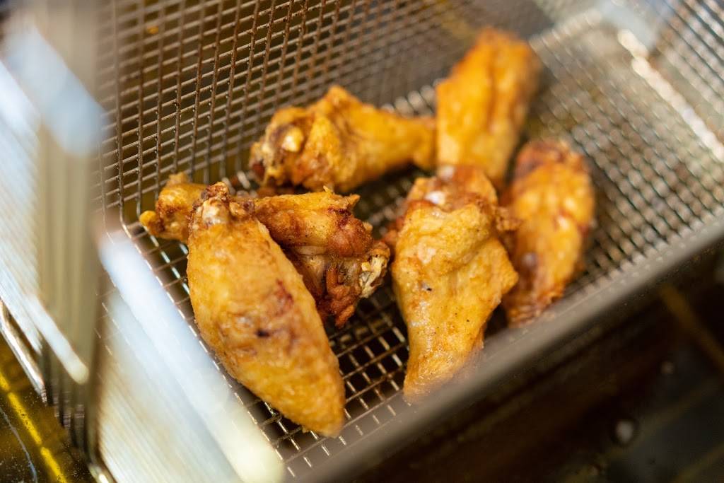 Chucktown Bar & Grill | restaurant | Savannah Hwy 2467 Unit 5E, Charleston, SC 29414, USA | 8438725668 OR +1 843-872-5668