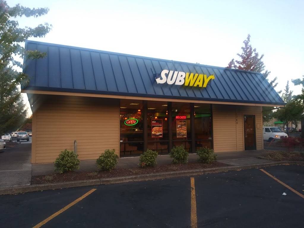Subway | meal takeaway | 4328 SE 82nd Ave Store #H-6, Portland, OR 97266, USA | 5037888000 OR +1 503-788-8000