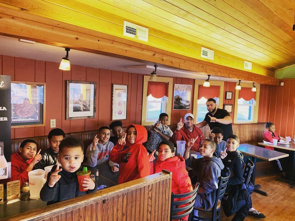 Red Tomato Pizzeria | restaurant | 37 Boston Post Rd, Madison, CT 06443, USA | 2032456948 OR +1 203-245-6948