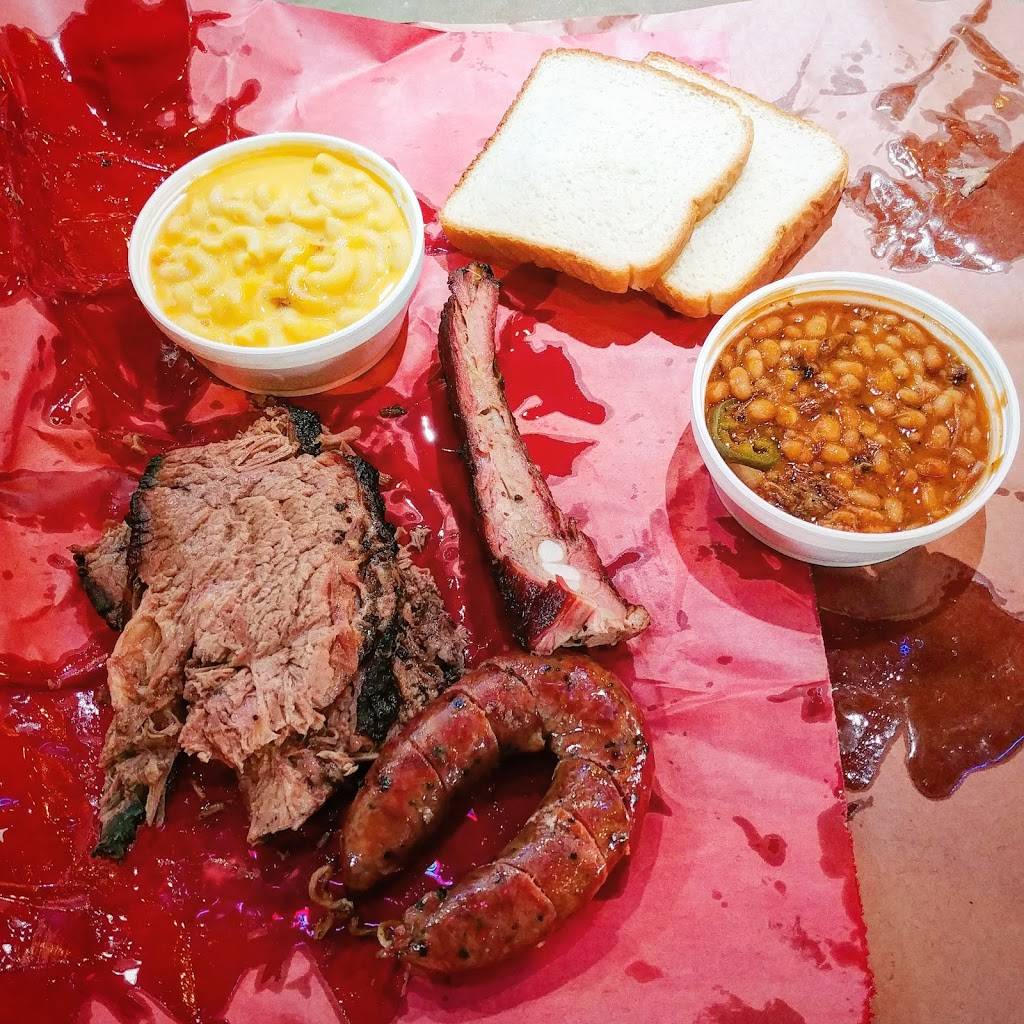 Lockhart Smokehouse BBQ | restaurant | 400 W Davis St, Dallas, TX 75208, USA | 2149445521 OR +1 214-944-5521