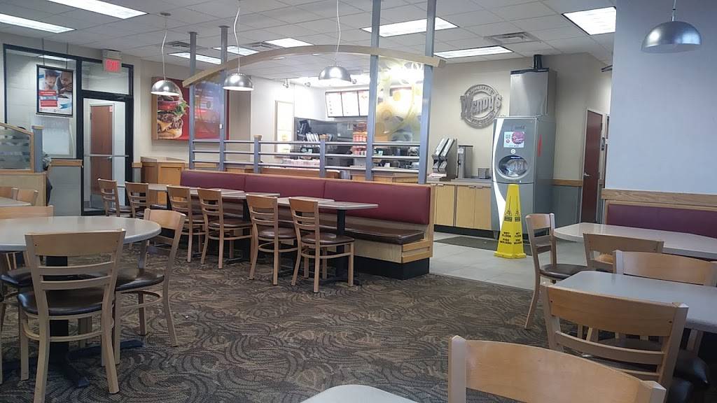 Wendys | restaurant | 11 Alpine Dr, Batesville, IN 47006, USA | 8129342984 OR +1 812-934-2984