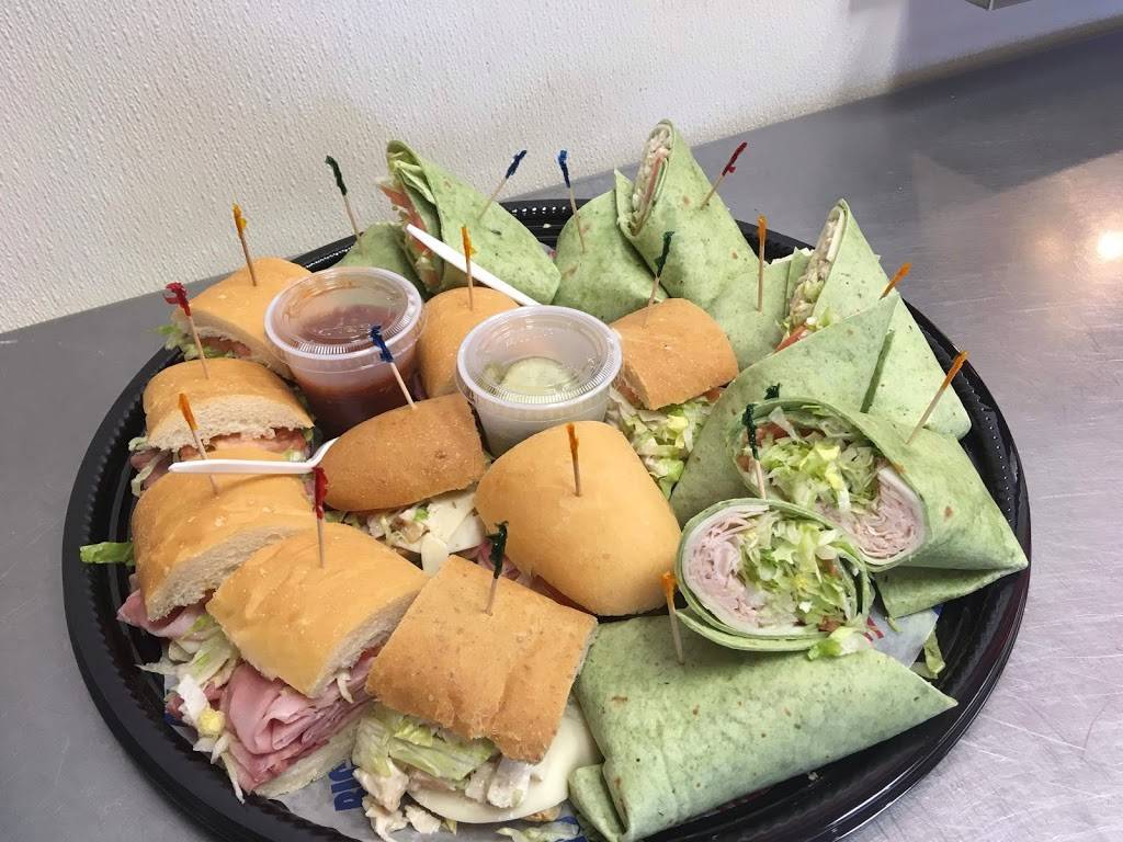 Lennys Grill & Subs | meal takeaway | 465 N Germantown Pkwy, Cordova, TN 38018, USA | 9017555600 OR +1 901-755-5600