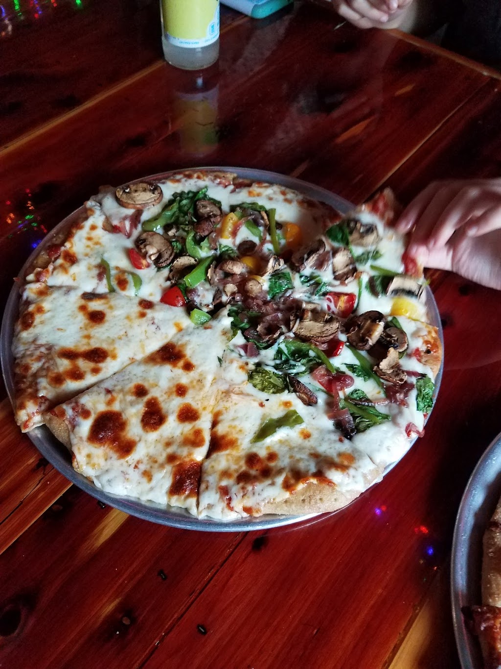 Footjoy Farm | restaurant | 407 Central Dr, Cashton, WI 54619, USA | 6086545662 OR +1 608-654-5662