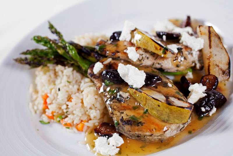 Arrowhead Restaurant & Bar | restaurant | 26W151 Butterfield Rd, Wheaton, IL 60189, USA | 6305105070 OR +1 630-510-5070