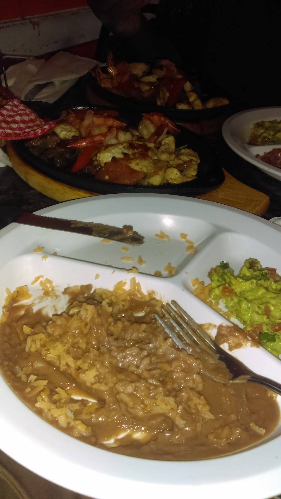 El Gran Chaparral | restaurant | 8307 Annapolis Rd, New Carrollton, MD 20784, USA | 3013064284 OR +1 301-306-4284