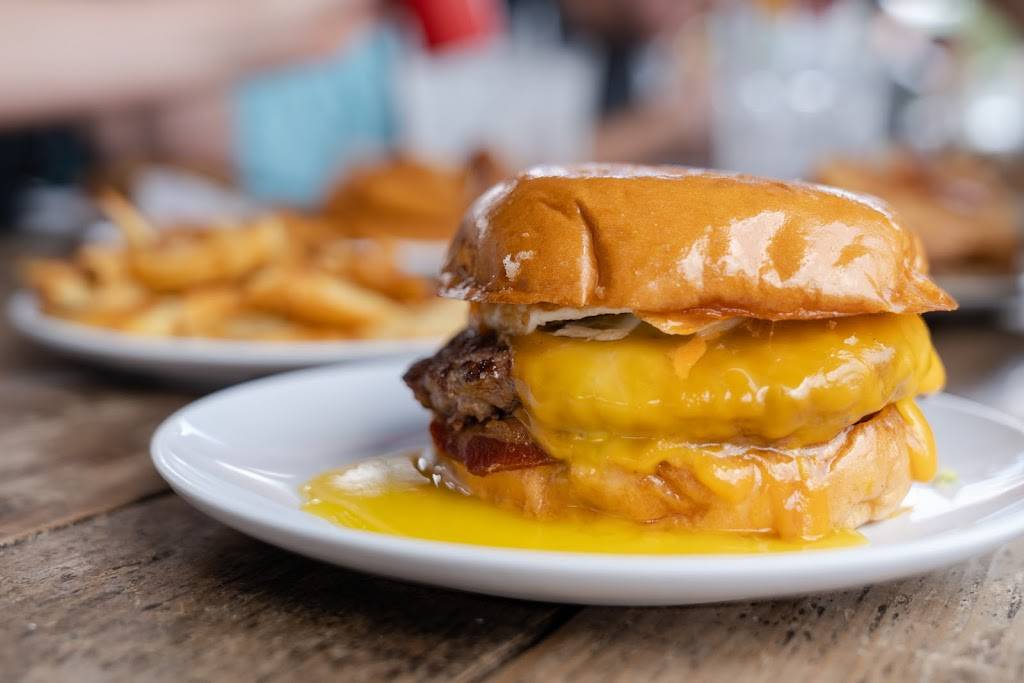 Bernies Burger Bus | restaurant | 5407 Bellaire Blvd, Bellaire, TX 77401, USA | 7133499400 OR +1 713-349-9400