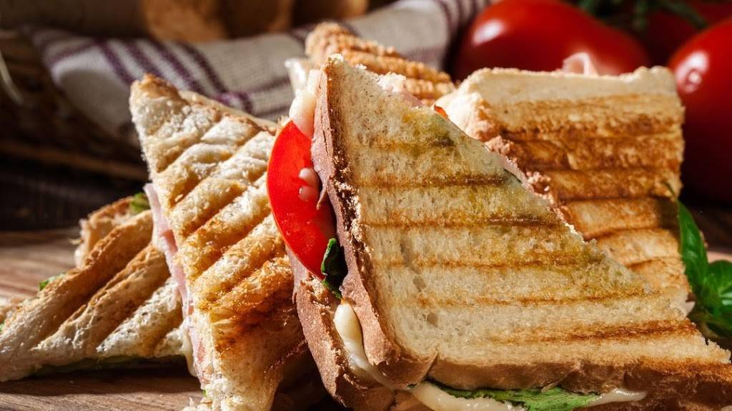 Tom & Bettys Restaurant | restaurant | 2134 Park Ave, Orange Park, FL 32073, USA | 9043751965 OR +1 904-375-1965