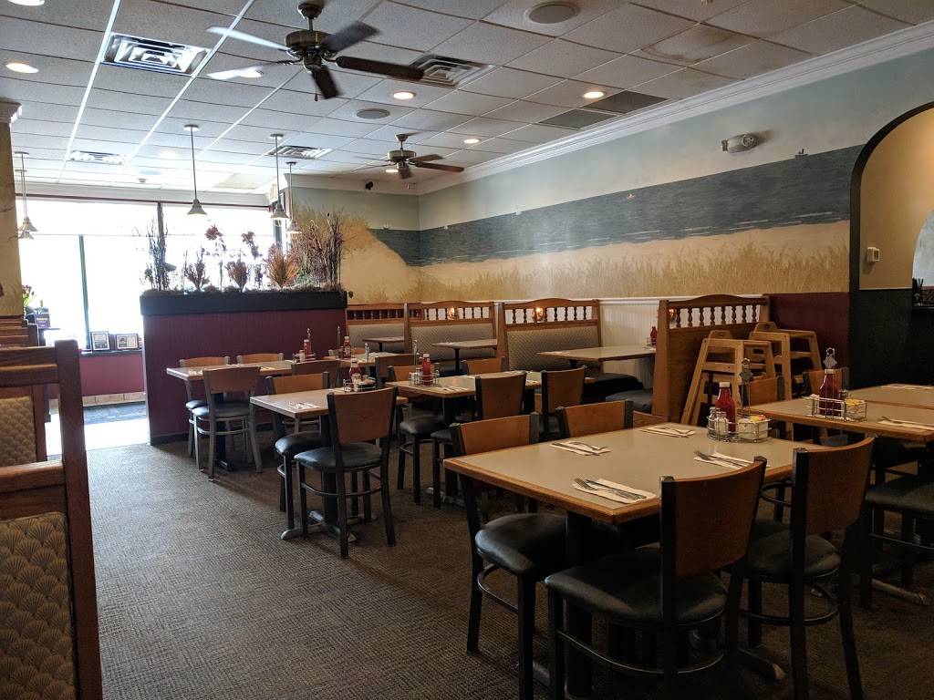 Lobster Tail Restaurant & Lounge | restaurant | 4 Cobbetts Pond Rd, Windham, NH 03087, USA | 6038905555 OR +1 603-890-5555