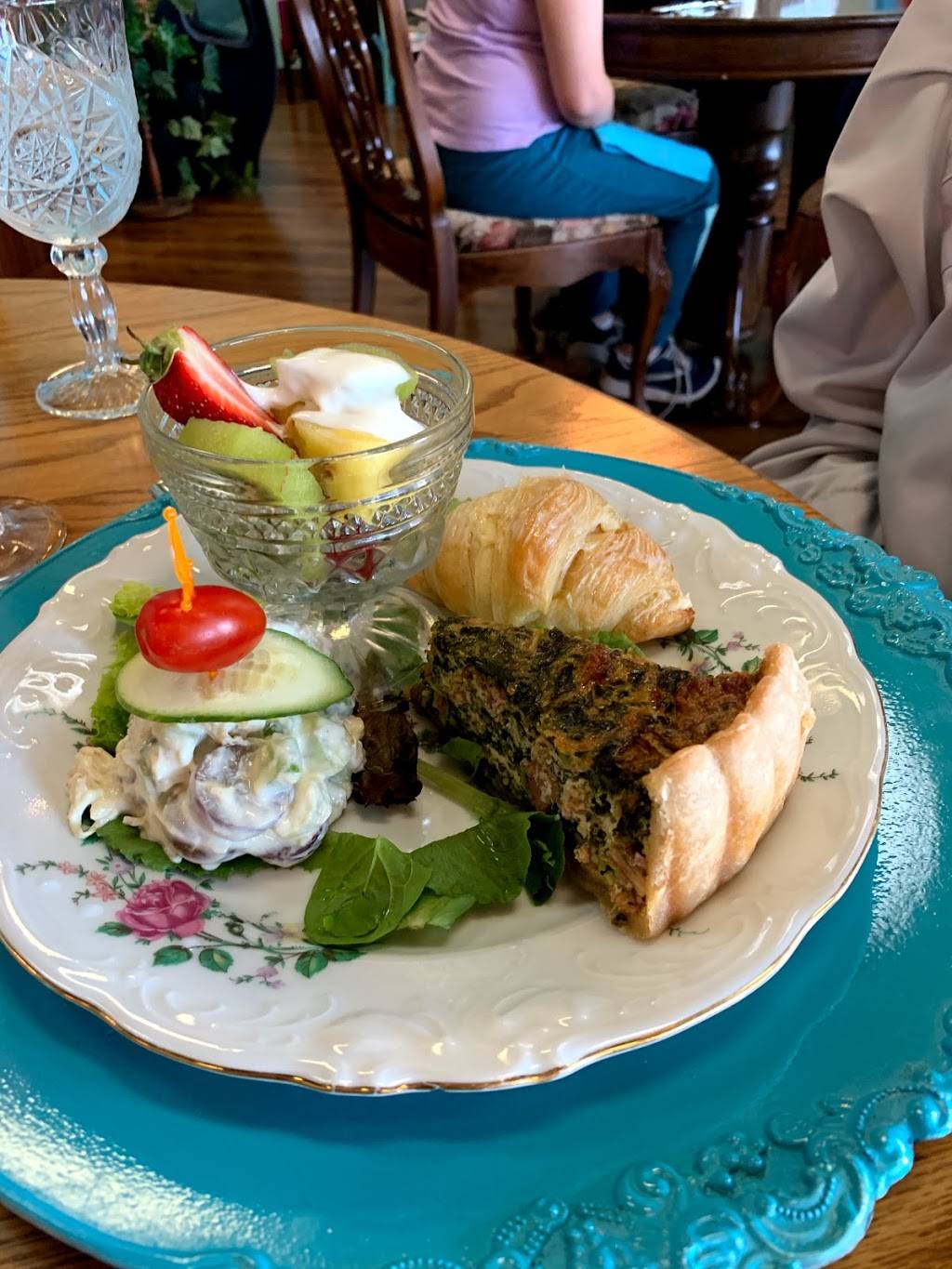 Victorias Tea Room | cafe | 7853 E 71st St, Tulsa, OK 74133, USA | 9183139204 OR +1 918-313-9204