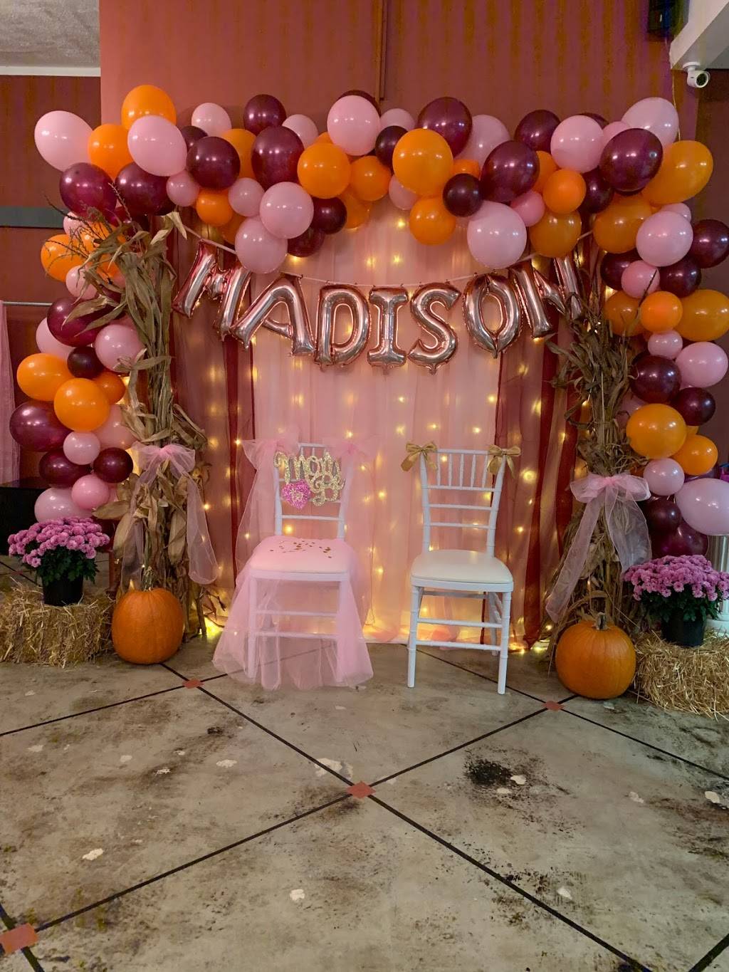 The Venue | restaurant | 14440 Puritas Ave, Cleveland, OH 44135, USA | 2163268061 OR +1 216-326-8061