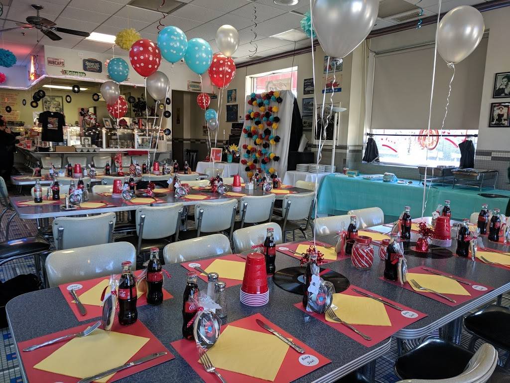 Hubcaps Bar & Grill | restaurant | 4663 N Ruby St, Schiller Park, IL 60176, USA | 8479282277 OR +1 847-928-2277