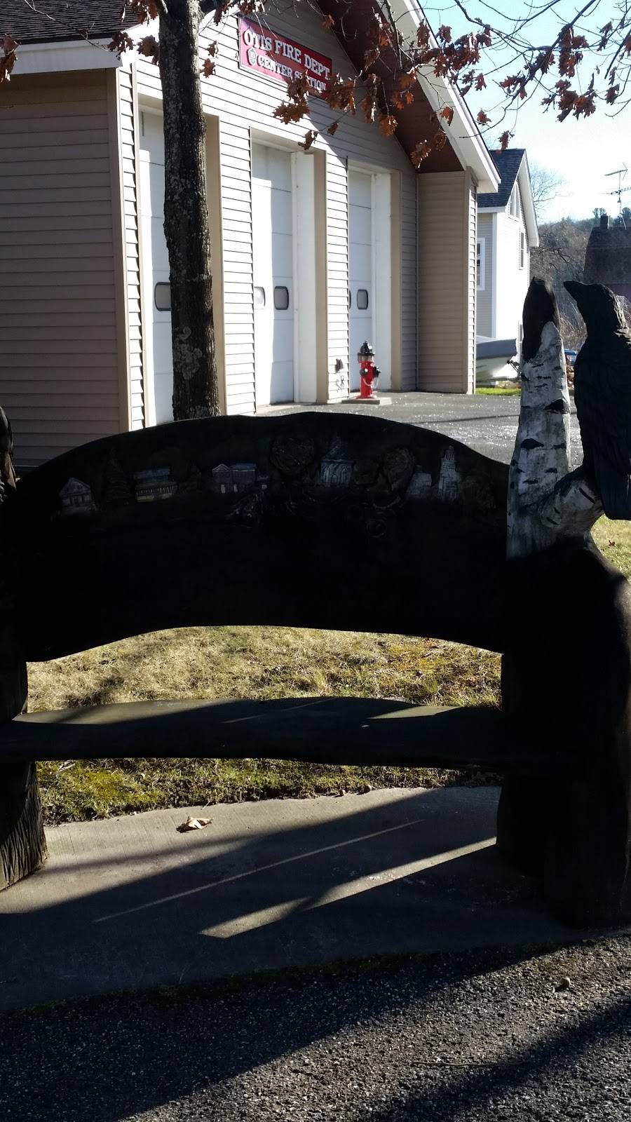 Fratellis Restaurant & Pizza | restaurant | 8 S Main Rd, Otis, MA 01253, USA | 4132694900 OR +1 413-269-4900