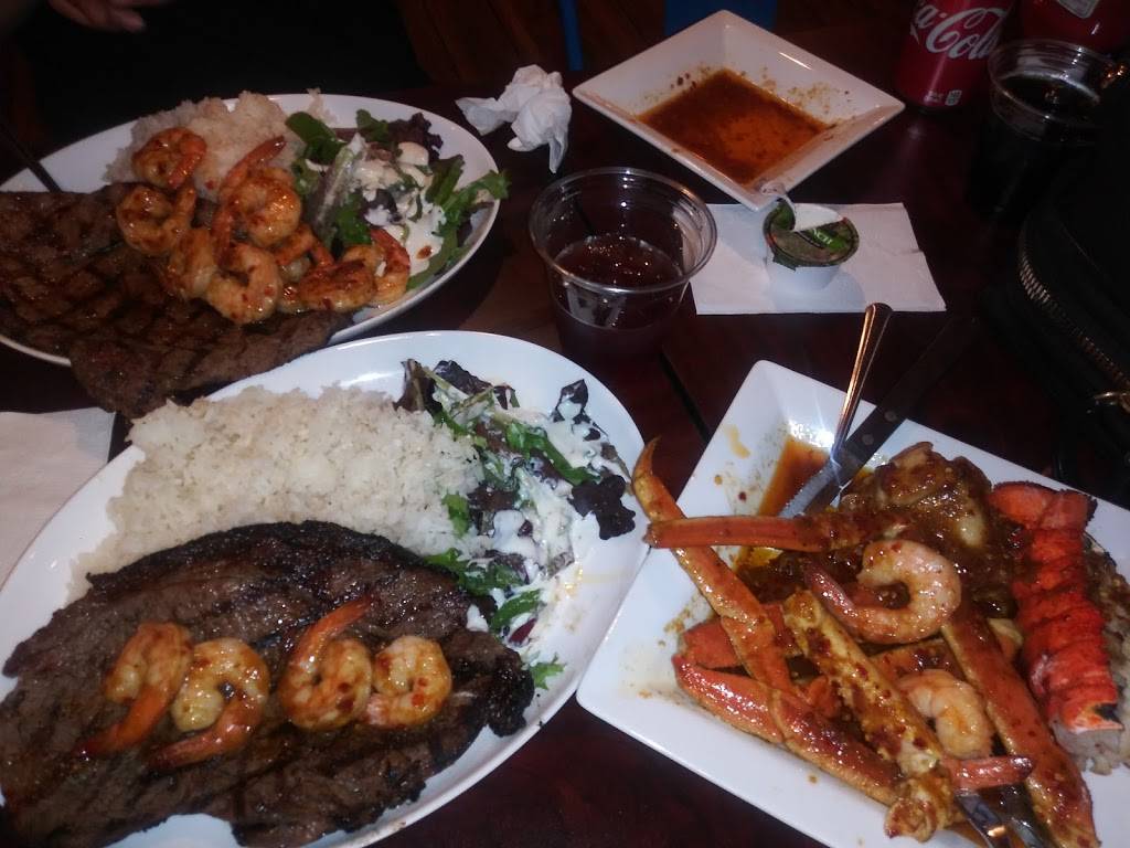 STEAK & SEAFOOD | restaurant | 1700 Rice St, St Paul, MN 55113, USA | 6514892900 OR +1 651-489-2900