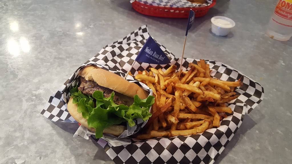 Tommys Hamburger Grill & Patio | restaurant | 2455 Forest Park Blvd, Fort Worth, TX 76110, USA | 8179201776 OR +1 817-920-1776