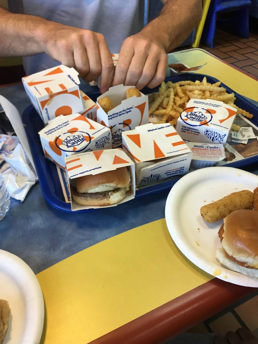 White Castle | restaurant | 2201 Dickerson Pike, Nashville, TN 37207, USA | 6152627503 OR +1 615-262-7503