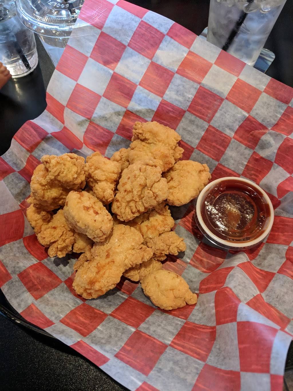 Cabaret Sports Bar & Grille | restaurant | 2785 N Ankeny Blvd, Ankeny, IA 50023, USA | 5159655481 OR +1 515-965-5481