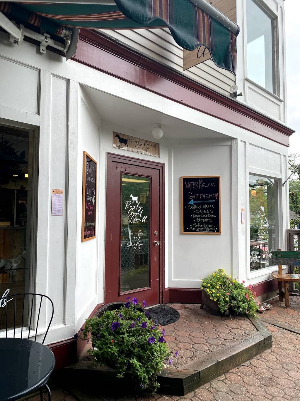 The Rusty Goat Grill | restaurant | 46 Main St, Warwick, NY 10990, USA | 8459868426 OR +1 845-986-8426