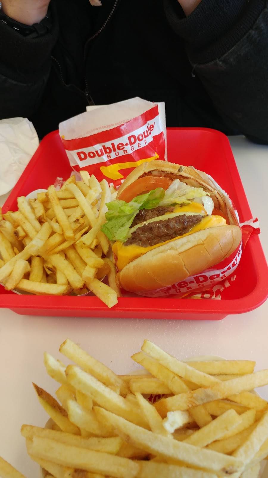 In-N-Out Burger | restaurant | 17069 Bear Valley Rd, Hesperia, CA 92345, USA | 8007861000 OR +1 800-786-1000