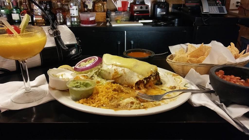 El Senorial | restaurant | 1901 S 31st St, Milwaukee, WI 53215, USA | 4143859506 OR +1 414-385-9506