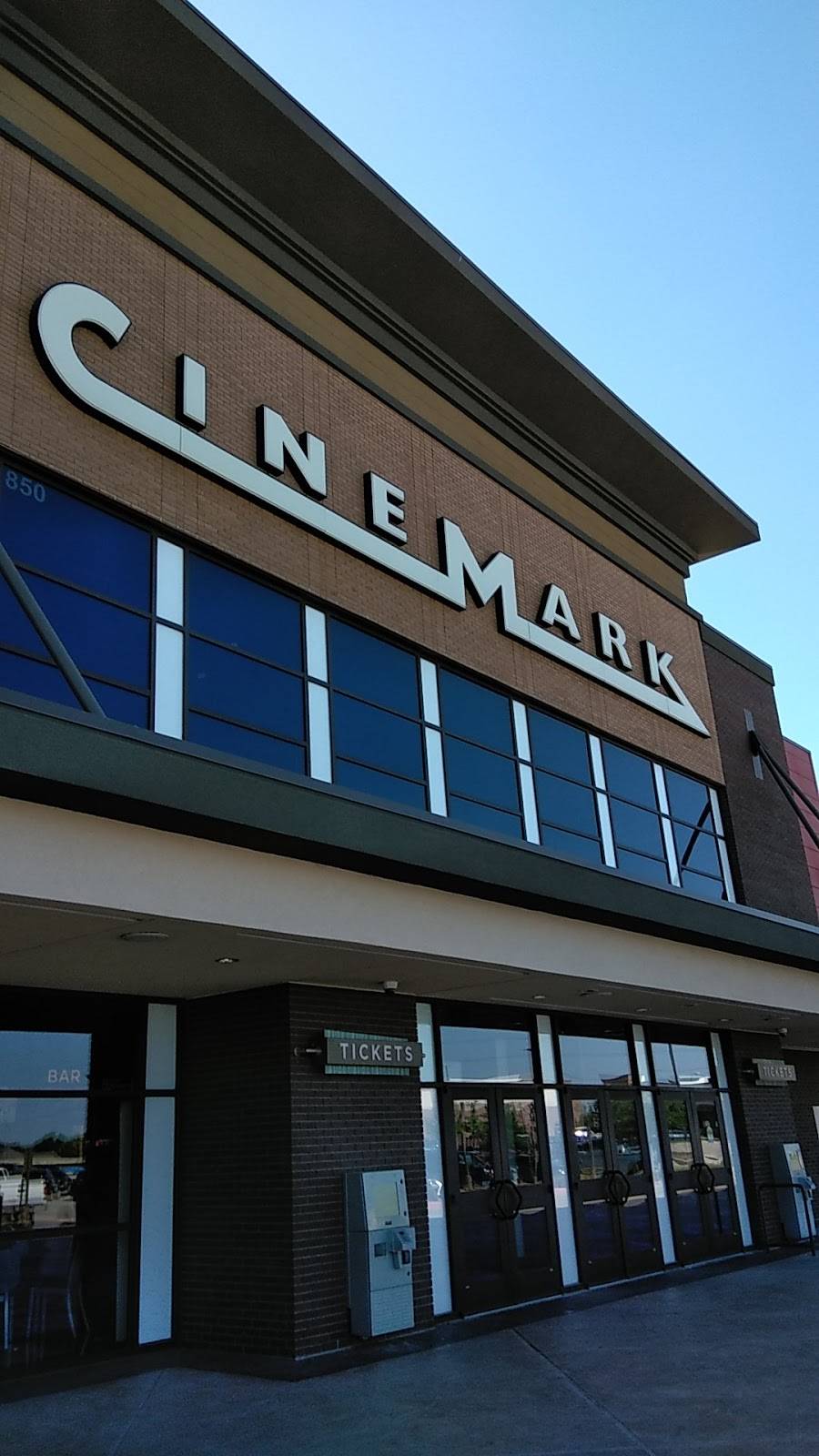 Cinemark Roanoke and XD | meal takeaway | 850 E, TX-114, Roanoke, TX 76262, USA | 6828319498 OR +1 682-831-9498