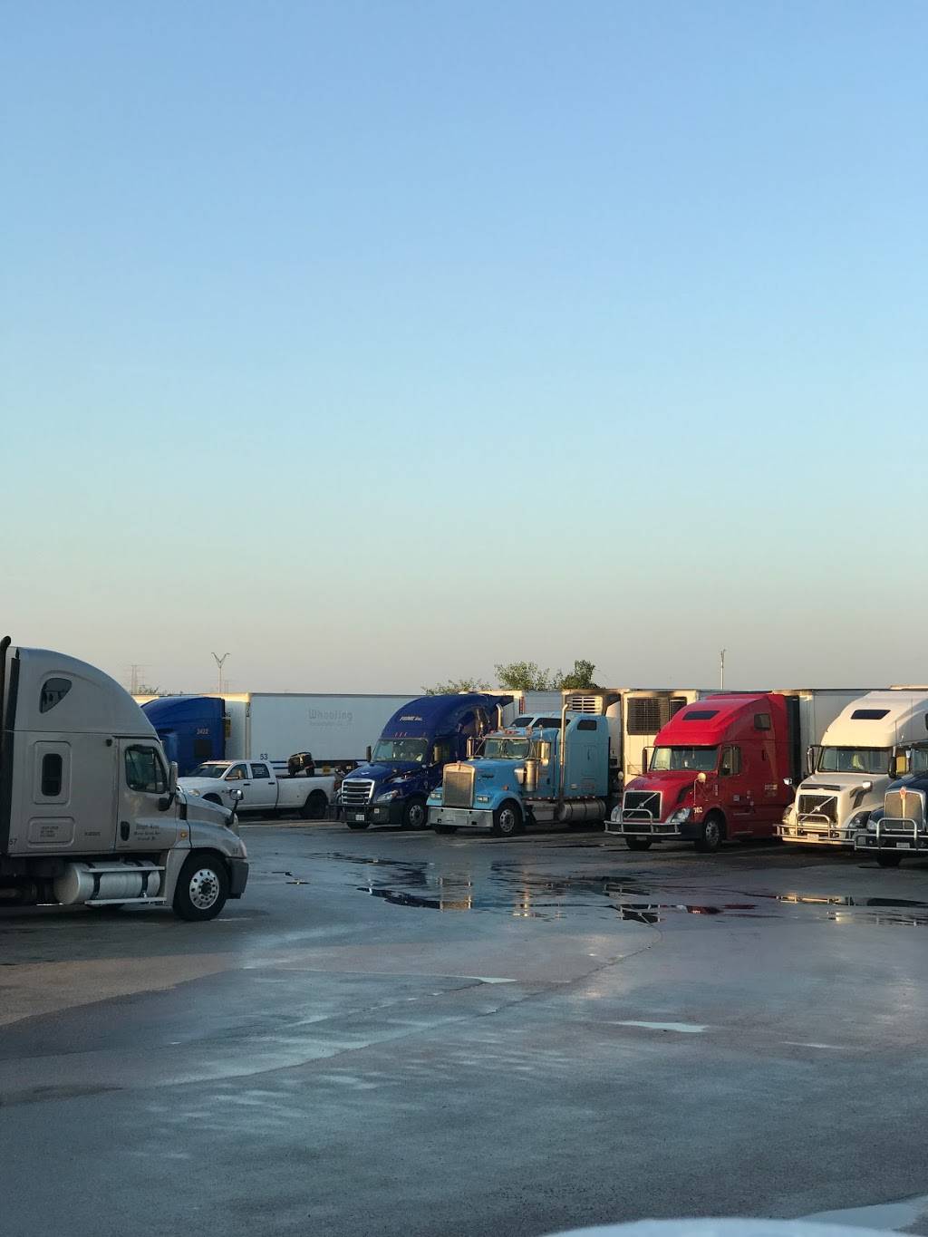 Pilot Travel Center | restaurant | 301 N Ridge Rd, Minooka, IL 60447, USA | 8154674416 OR +1 815-467-4416