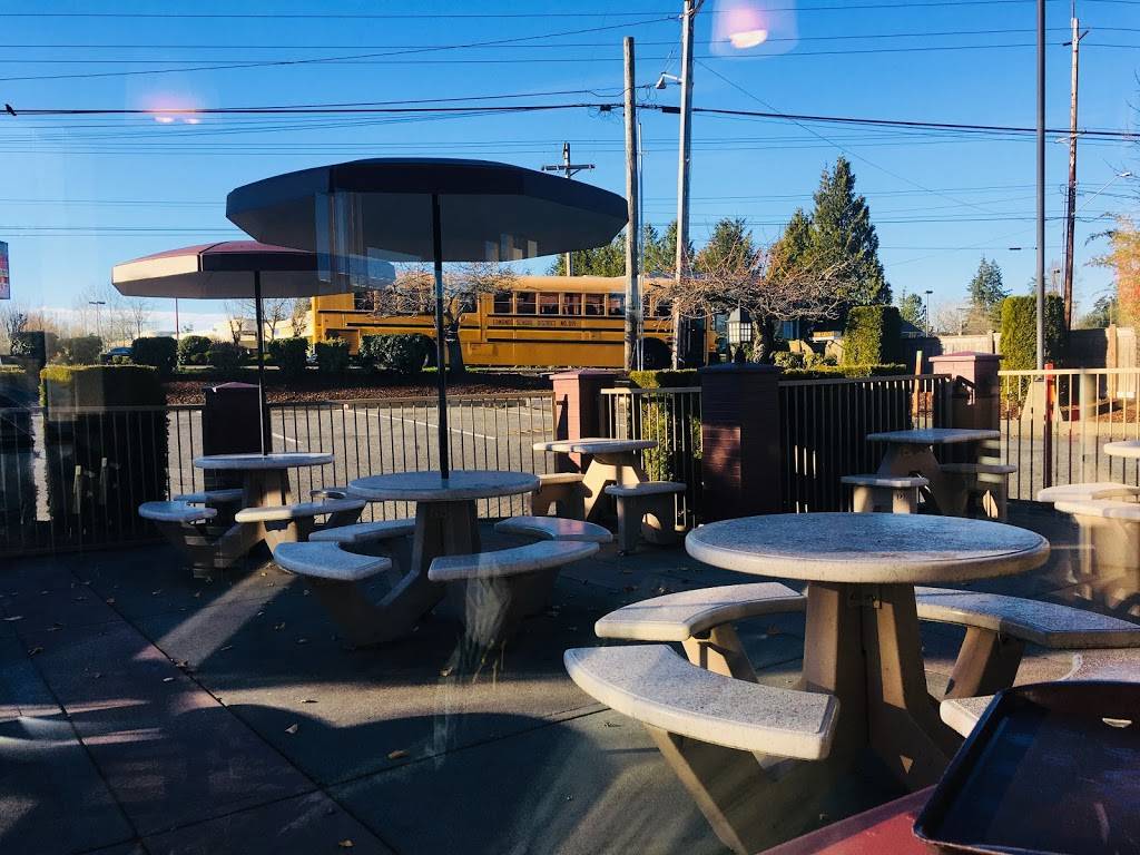 McDonalds | meal takeaway | 14923 Hwy 99, Lynnwood, WA 98037, USA | 4257433560 OR +1 425-743-3560