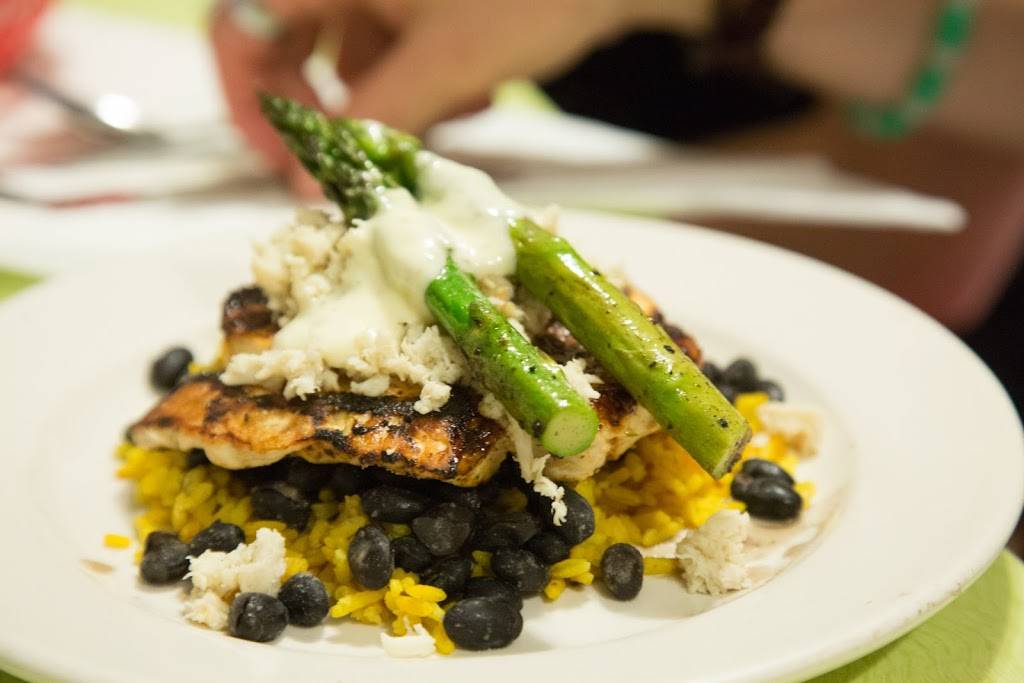 Oceanana Pier | restaurant | e 28512, 614 E Fort Macon Rd, Atlantic Beach, NC 28512, USA | 2527264111 OR +1 252-726-4111