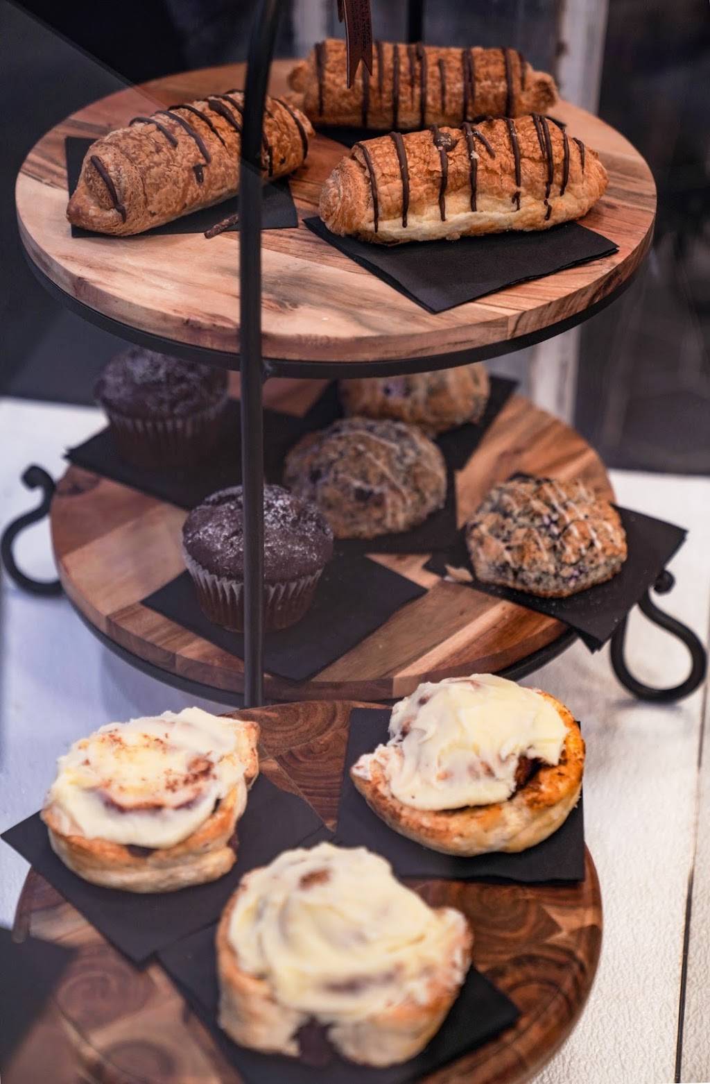 Blind Box BBQ - NFM | cafe | 1601 Village West Pkwy, Kansas City, KS 66111, USA | 9132684227 OR +1 913-268-4227