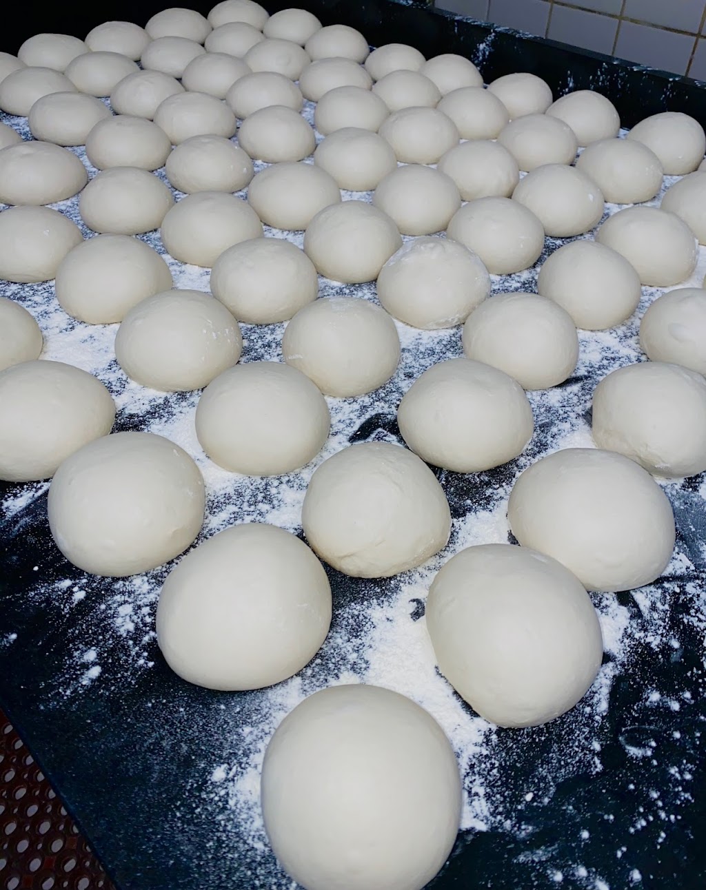 Valis Burek & Pizza | restaurant | 292 E 204th St, The Bronx, NY 10467, USA | 7186843930 OR +1 718-684-3930