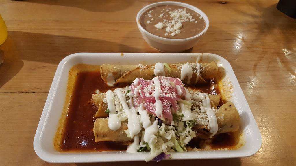 Rollies Mexican Patio | restaurant | 4573 S 12th Ave, Tucson, AZ 85714, USA | 5203006289 OR +1 520-300-6289