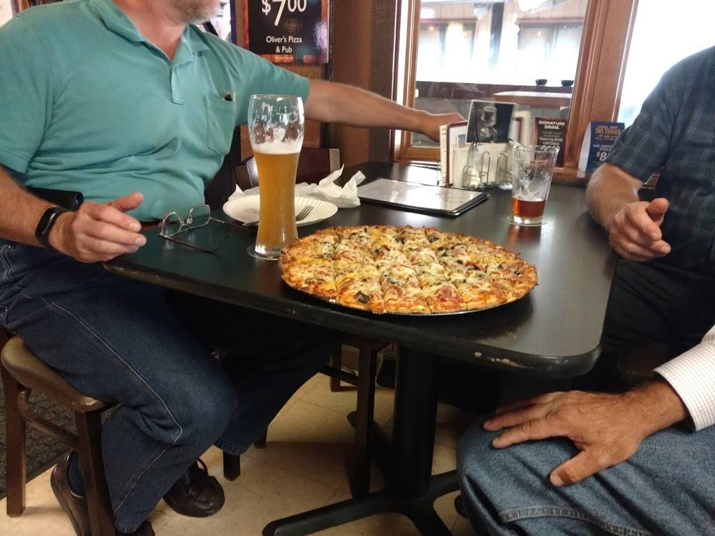 Olivers In the Heights | restaurant | 1231 E Samuel Ave, Peoria Heights, IL 61616, USA | 3096811779 OR +1 309-681-1779