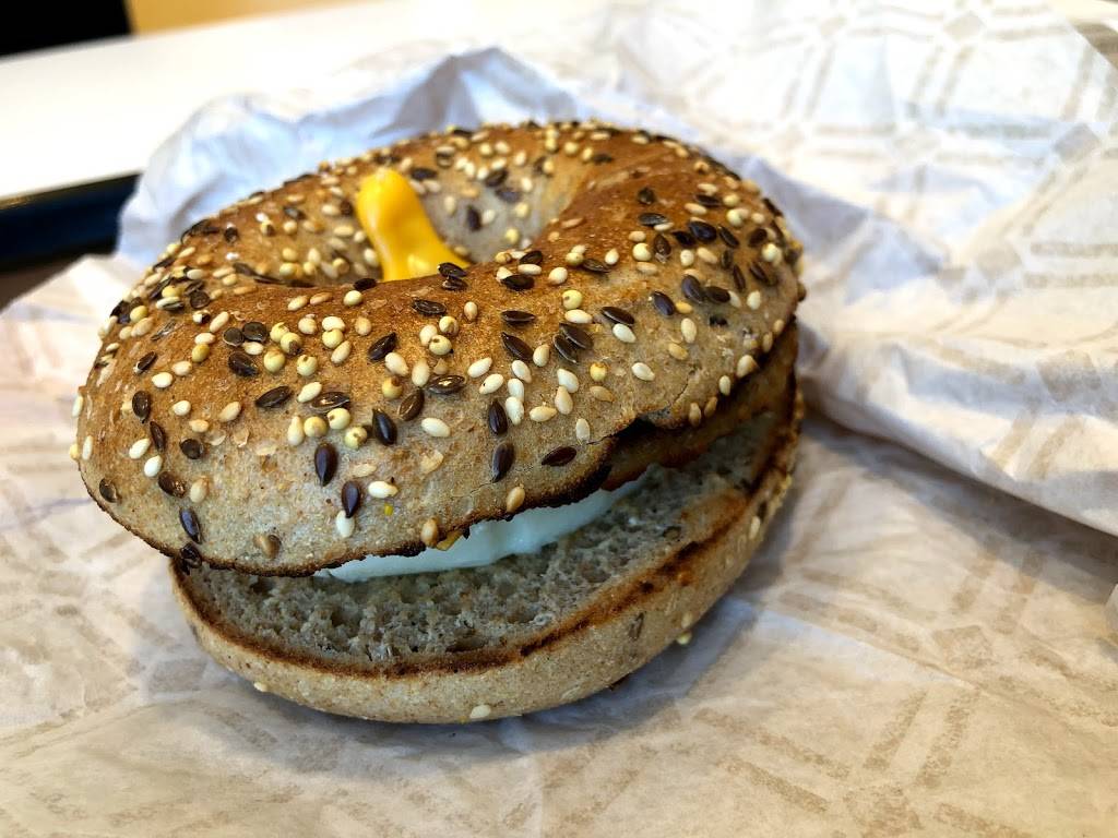 McDonalds | cafe | 9989 Bayview Ave, Richmond Hill, ON L4C 9W4, Canada | 9057705301 OR +1 905-770-5301