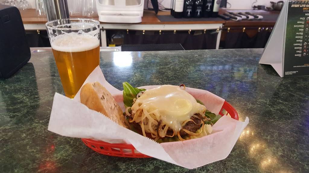 Izzys Burgers & BBQ | restaurant | 13915 S Park Dr, Magalia, CA 95954, USA | 5304139709 OR +1 530-413-9709