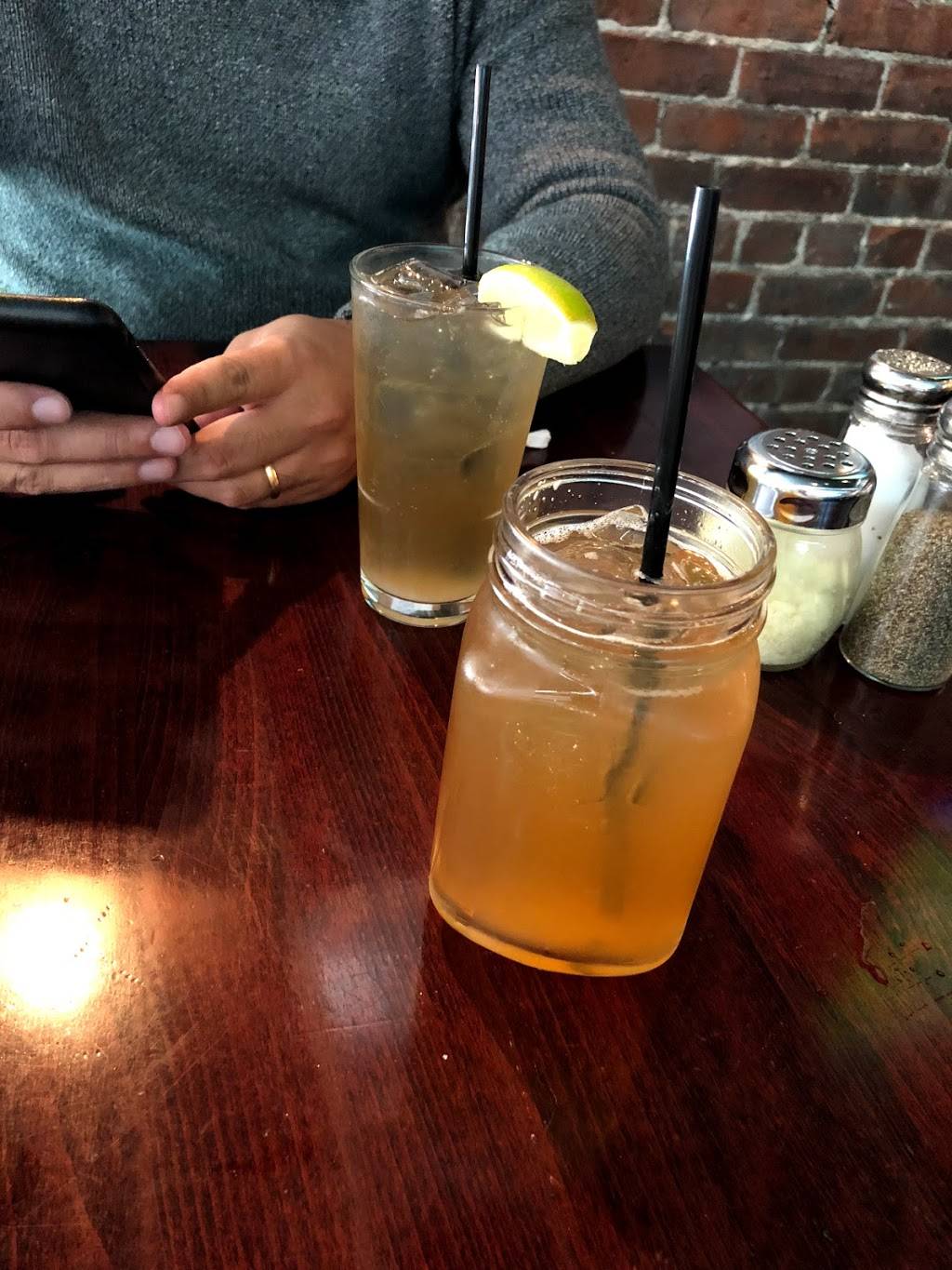 Urban CoalHouse Pizza + Bar | restaurant | 116 14th St, Hoboken, NJ 07030, USA | 2012923388 OR +1 201-292-3388