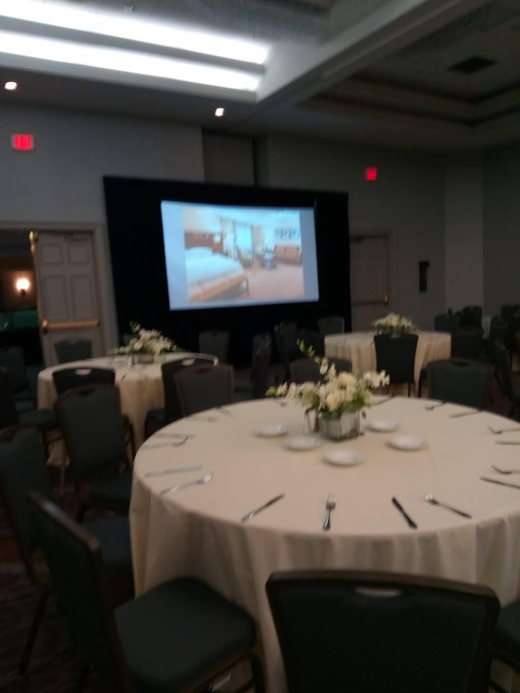 Great Room Lounge | restaurant | 1350 Walt Whitman Rd, Melville, NY 11747, USA | 6314231600 OR +1 631-423-1600