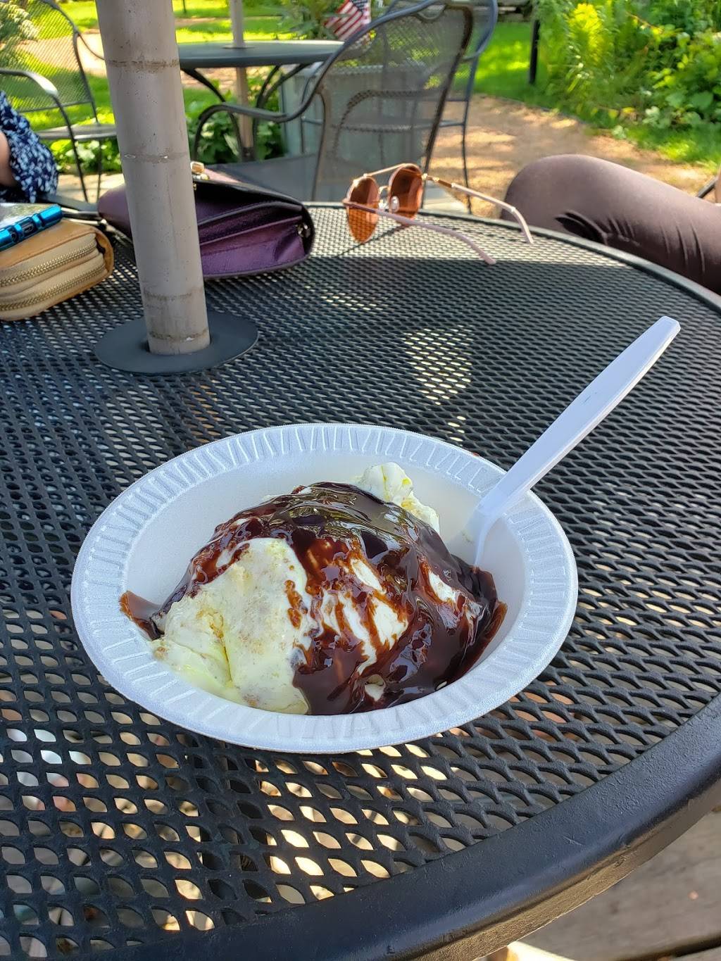 Malibu Moos Frozen Griddle | restaurant | 4151 Maple St, Fish Creek, WI 54212, USA | 9208681188 OR +1 920-868-1188