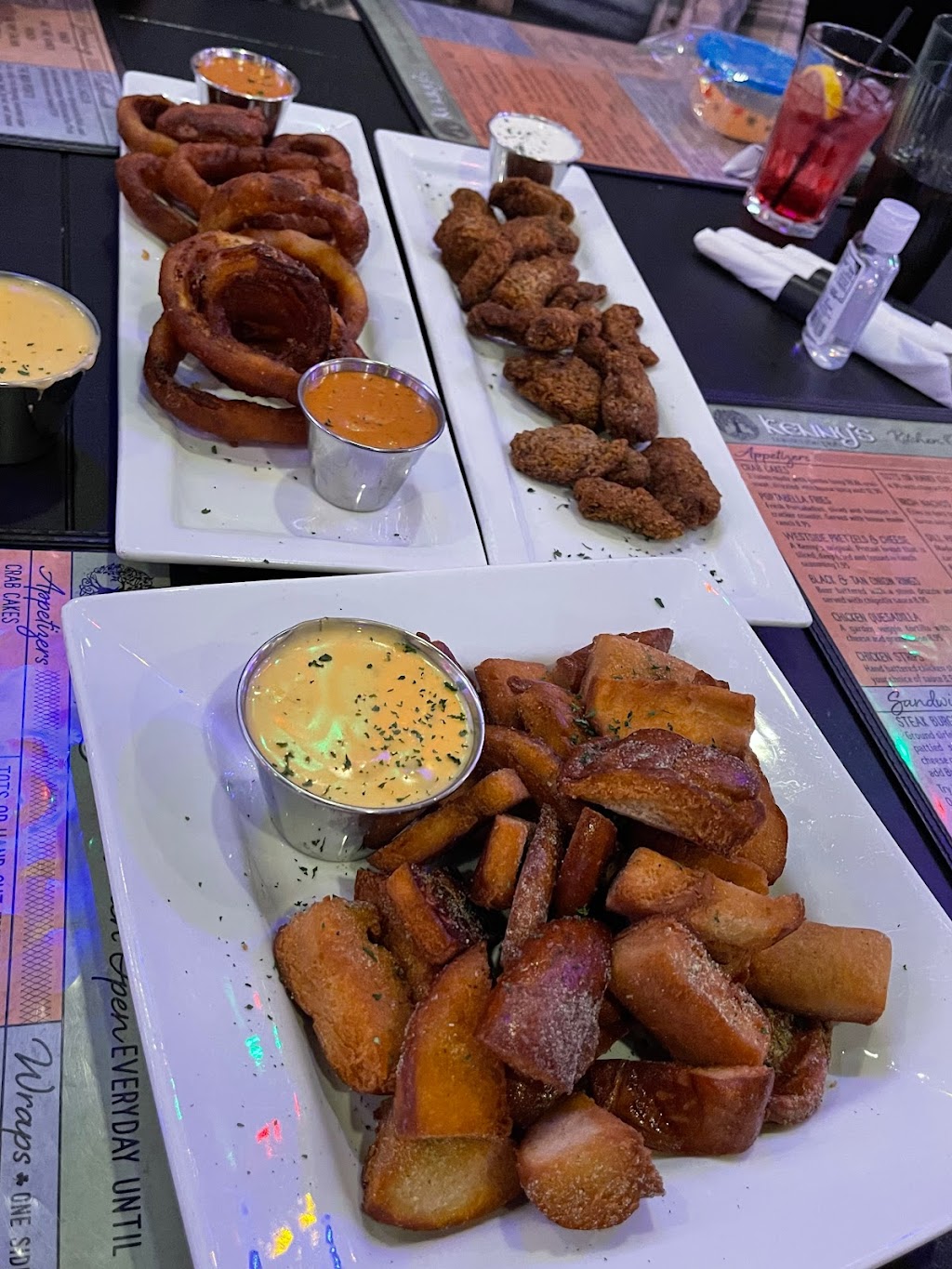 Kennys Westside Pub | restaurant | 112 SW Jefferson Ave, Peoria, IL 61602, USA | 3096761693 OR +1 309-676-1693