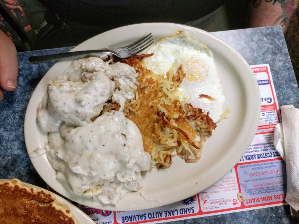 Lakeside Inn Restaurant | restaurant | 27 W Lake St, Sand Lake, MI 49343, USA | 6166368819 OR +1 616-636-8819