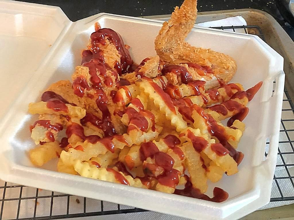 Classic Chicken Snacks | restaurant | 17234 S John Deere Rd, Dubuque, IA 52001, USA | 5632078881 OR +1 563-207-8881