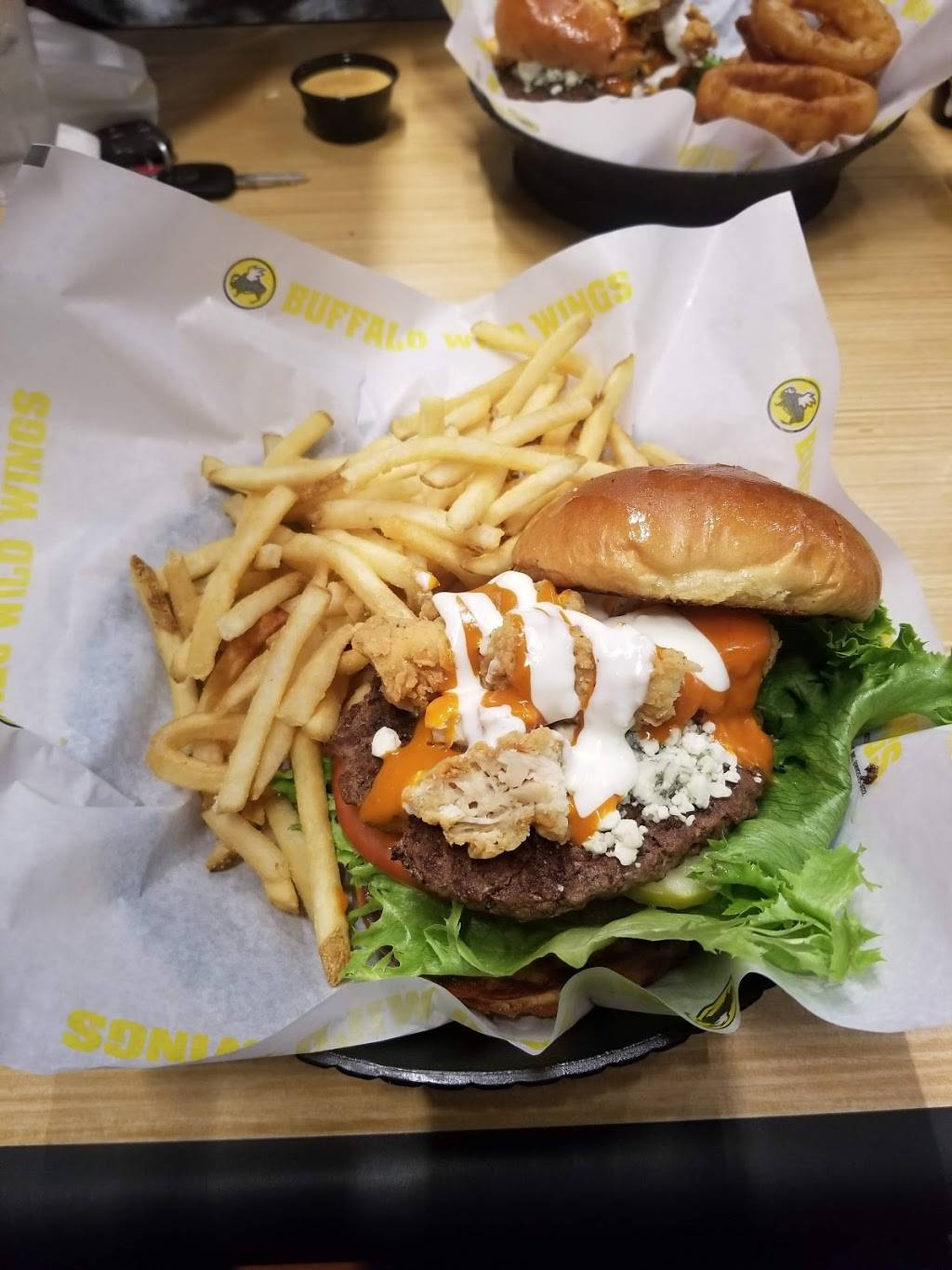 Buffalo Wild Wings | restaurant | 100 S Shaffer Park Dr, Tiffin, OH 44883, USA | 4199379464 OR +1 419-937-9464