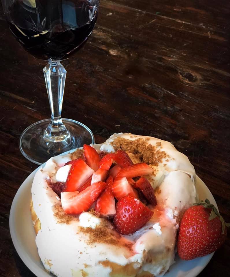 Glazed Donuts & Bakery | restaurant | 71174 LA-21, Covington, LA 70433, USA | 9852435988 OR +1 985-243-5988