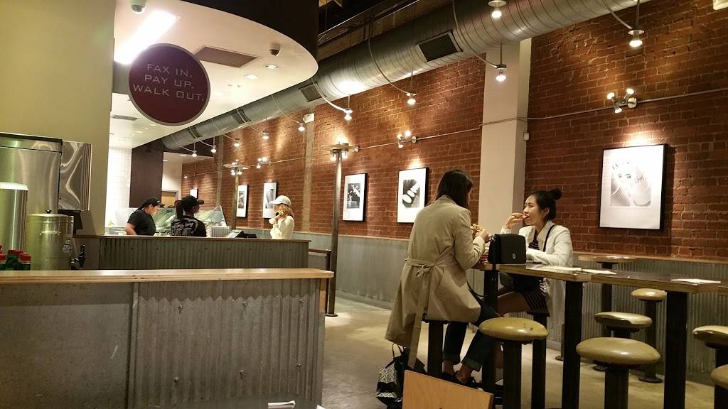 Chipotle Mexican Grill | restaurant | 1218 3rd Street Promenade, Santa Monica, CA 90401, USA | 3104582141 OR +1 310-458-2141