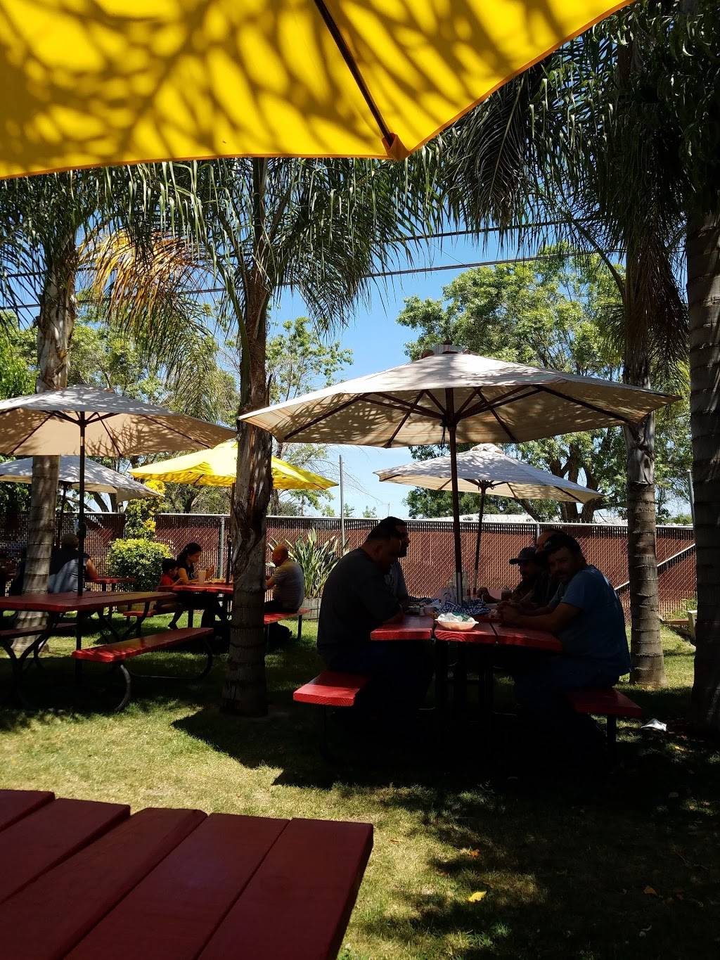 Los Arbolitos | restaurant | 836 E Visalia Rd, Farmersville, CA 93223, USA | 5595944527 OR +1 559-594-4527