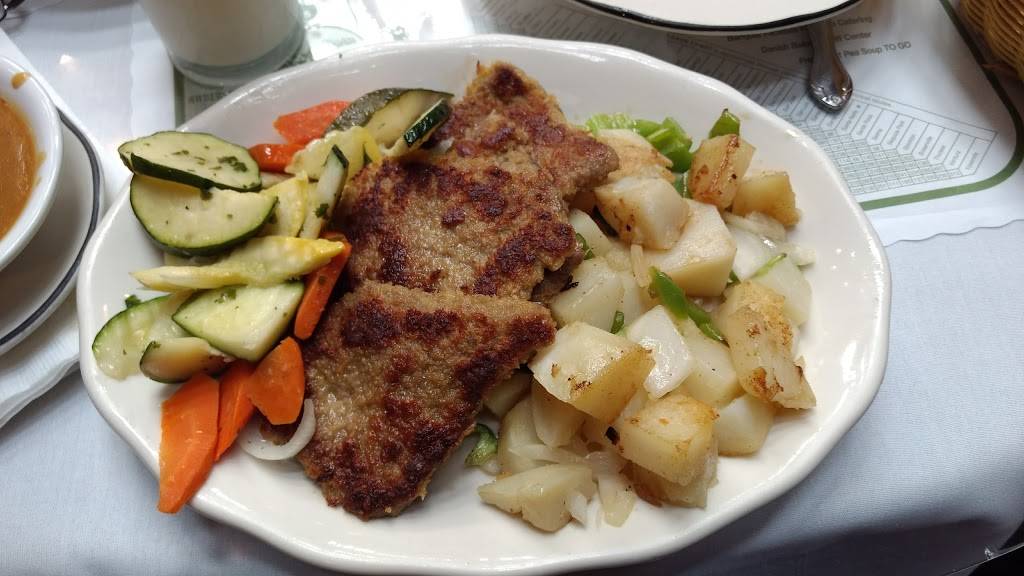 Pea Soup Andersens | restaurant | 12411 CA-33, Gustine, CA 95322, USA | 2098261685 OR +1 209-826-1685